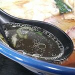 手打中華 英 - スープ