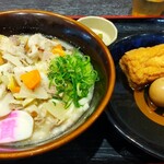 資さんうどん - 豚汁うどん（冬季限定）とおでん（玉子、厚揚げ）