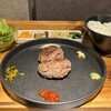 肉屋のハンバーグと炊きたての米