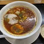 ラーメンとパスタとお酒のおみせ はましょう - チリトマトらーめん　粉チーズトッピング