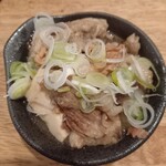 秋元屋 - もつ煮込み