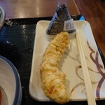 Marugame Seimen - かしわ天 190円・おにぎり 150円