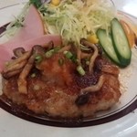 ニコラス - 鶏バーグ　アップ