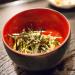 ひと椿 - お通しの茶そば