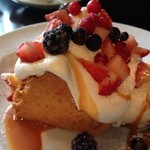 ラ バルカ - 2014/1/26　デザート　苺と米粉のシフォンケーキ。。。