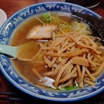 麺工房 隠國 - メンマを途中で全部乗せたらすごいことになったわ