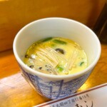 Douraku Sushi - 味噌汁の代わりに付く茶碗蒸し
                        このポイントも高いです