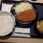 松屋 - ロースカツ定食590円が開店記念で500円税込
            ＊ライス大盛無料