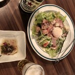 うみすけとたまひこ - ワカメと長芋の梅肉かけ、シーザーサラダ