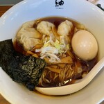 紬 - 醤油ラーメン900円