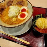 麺スタイル谷本家 - 九州味噌炙り焼豚麺@1100と卵天イクラ飯@600