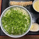 一寸ぼうし - 釜揚げ醤油うどん（大盛4玉）880円とちくわ天 100円（2024年3月）