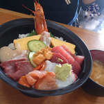 名物　「海鮮丼」　８５０円