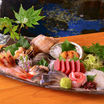 Shunkashuutou Katsugyo Ryouri Hokkai - 新鮮な魚介類を豪華に盛り付けました「お造りの盛り合わせ」