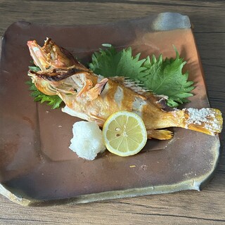 季節ごとに旬の美味しい魚を様々な料理でリーズナブルに味わえる
