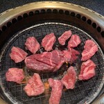 Yakiniku Tabehoudai Kangeki Dondon - 