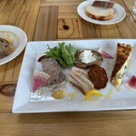 Bistro Le Chemin - 前菜が多彩(≧∀≦)