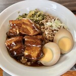 中華料理芙蓉 - 大きな角煮が４つも！！