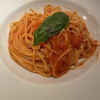 Osteria UVA RARA 横浜 - トマトソースパスタ