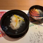 日本料理 潤花 - ホタルイカの真丈と帆立の椀。お出汁が綺麗。