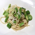 Osteria Benedetta - 静岡しらすと春野菜のオイルソーススパゲッティ（半人前）