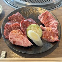 焼肉 The INNOCENT CARVERY 新丸ビル店 - 国産ハラミと厳選和牛