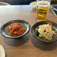 焼肉 The INNOCENT CARVERY 新丸ビル店 - 白菜キムチとキュウリキムチ