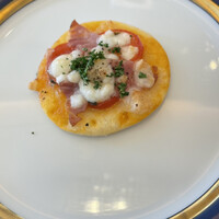 テラコヤ - アミューズ(一口サイズのピッツァ)