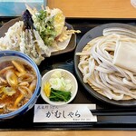 Gamushara - 「肉汁うどん(750円)+天ぷら盛合せ(350円)」です