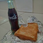 オレンジハット沖之郷店 - 瓶コーラとハム＆チーズトースト