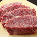 Our recommended Wagyu beef skirt steak (half 1,639 yen)