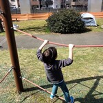 拉麺大公 - 食後、近くの舞田公園で遊ぶ我が子