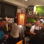 organ - 左隅がジル氏　右隅がオーナー氏