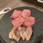 Niku To Nihonshu - タンの食べ比べ、大山鳥