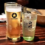 アジト 金山 - 生ビールと白州追加