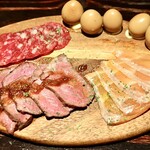 アジト 金山 - 前菜4種盛り合わせ
