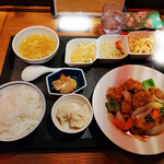 楽仙樓 - 酢豚定食＋水餃子　ランチ