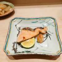 鮨 龍次郎 - さくらますの焼き物