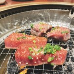 焼肉はやま - カルビ と タン先