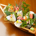 うずまき - 新鮮魚介を使用したお造りや握り寿司もおすすめです♪