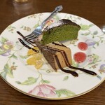 洋食喫茶 アドロック - ランチは＋300円でミニケーキのデザート付き