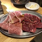 焼肉食堂 かど家    - 和牛カルビと こだわりハラミ