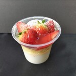 シャロン - 苺の杏仁豆腐