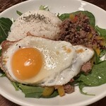 守源旅館 - ガパオライス