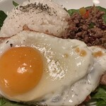 守源旅館 - ガパオライス