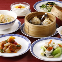 『週替わりランチコース』週替わり料理2品+小籠包など人気メニュー！