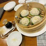 苦楽園中華 マルベリー - スープたっぷり小籠包