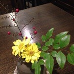 手打そば くりはら - 机の上の野花