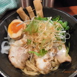 頑固麺 - 煮干し白湯和え麺￥７５０