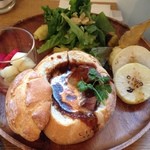オイモカフェ - おイモのビーフシチュー焼きパンポット